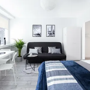 warsawrent-apartamenty-centralna.warsawhotelspoland.com/